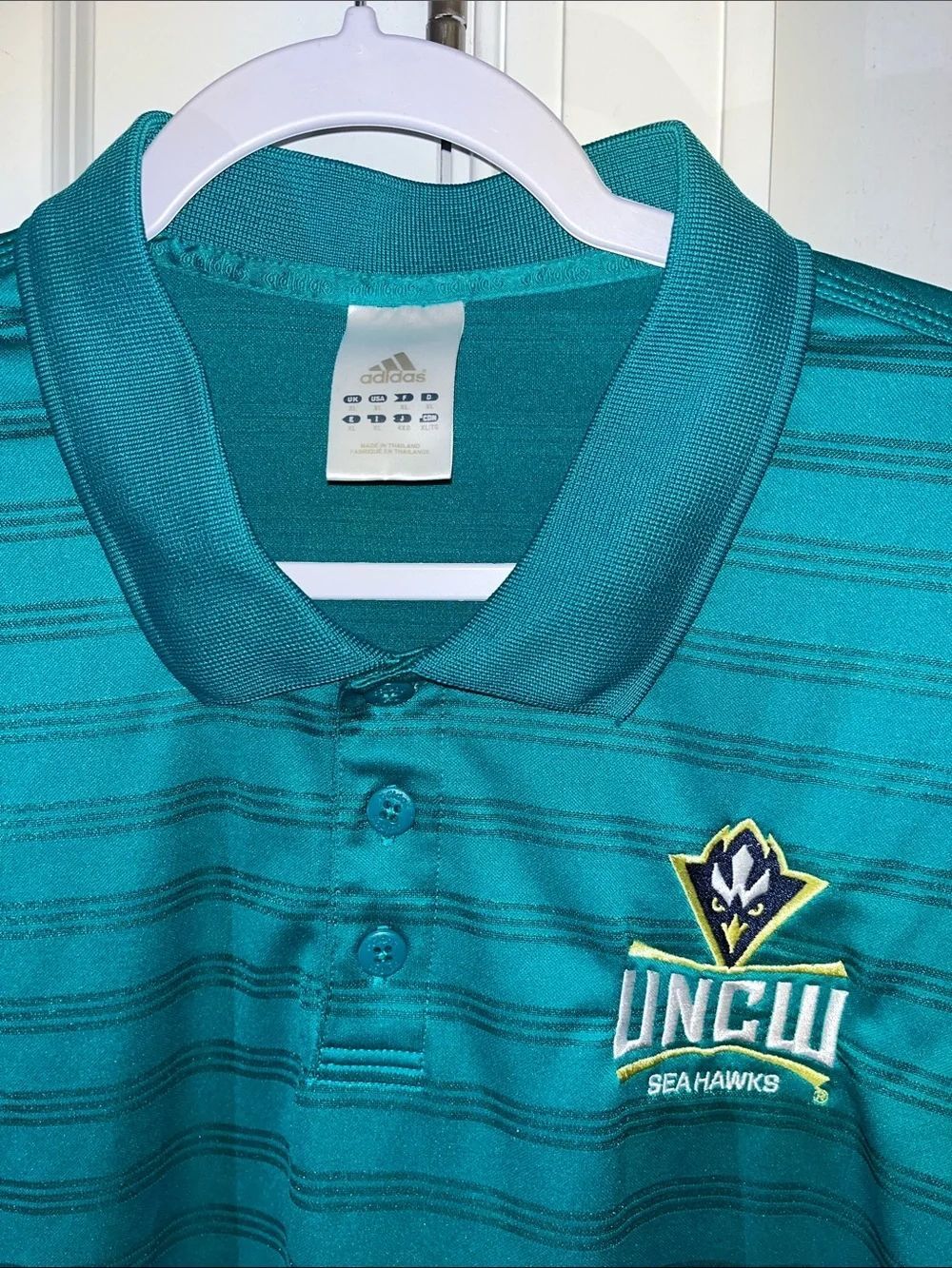 Green Stripe Climalite UNCW Seahawks Golf Polo shirt XL Slim (wears like L)